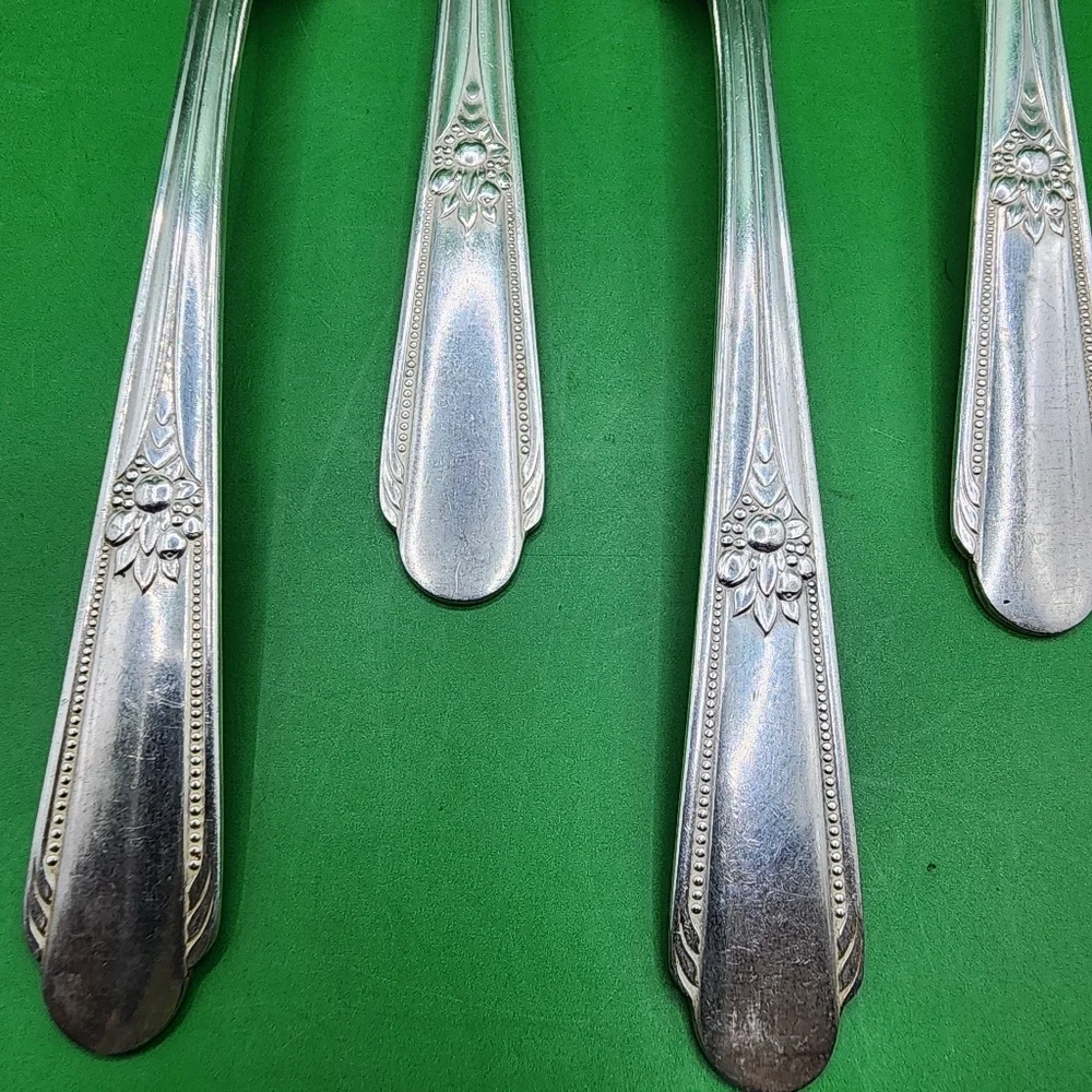Wm Rogers 1937 Memory Hiawatha Silverplate Spoons 7.25